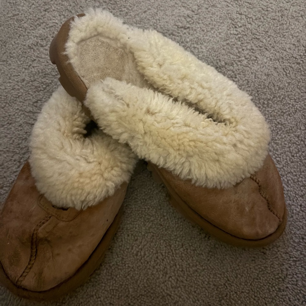 UGG Tan Shearling Women's Slippers